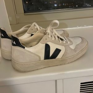 Vejas Sneakers